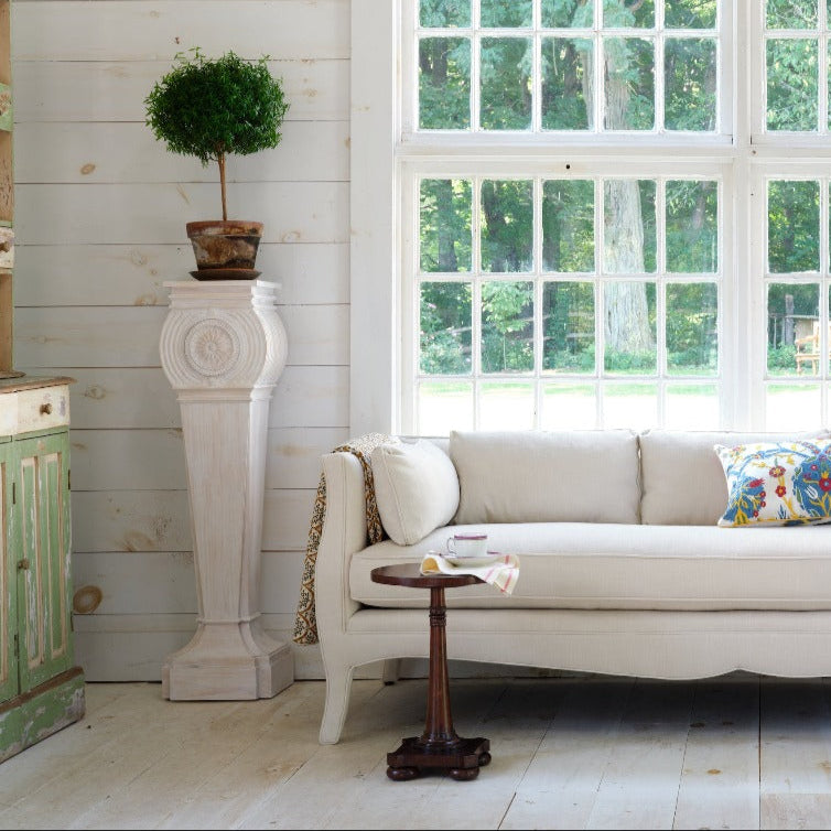 gustave pedestal (white)