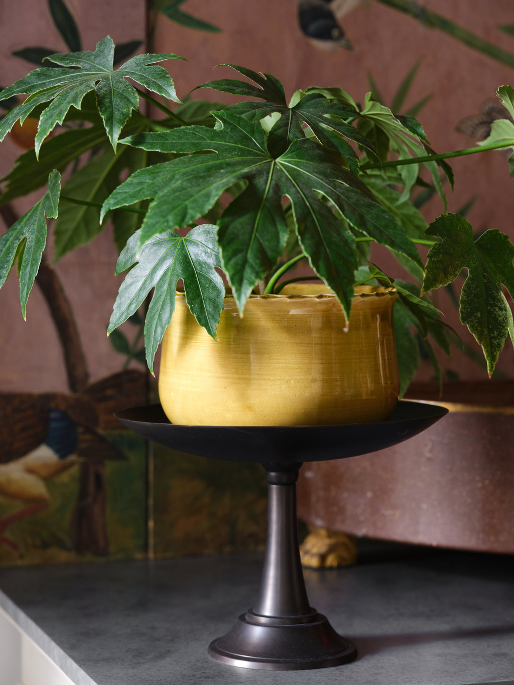 scalloped edge cachepot (gold - 5.5"h)