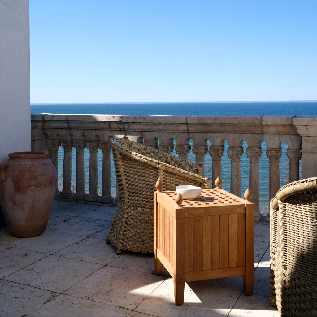 outdoor versailles drinks table
