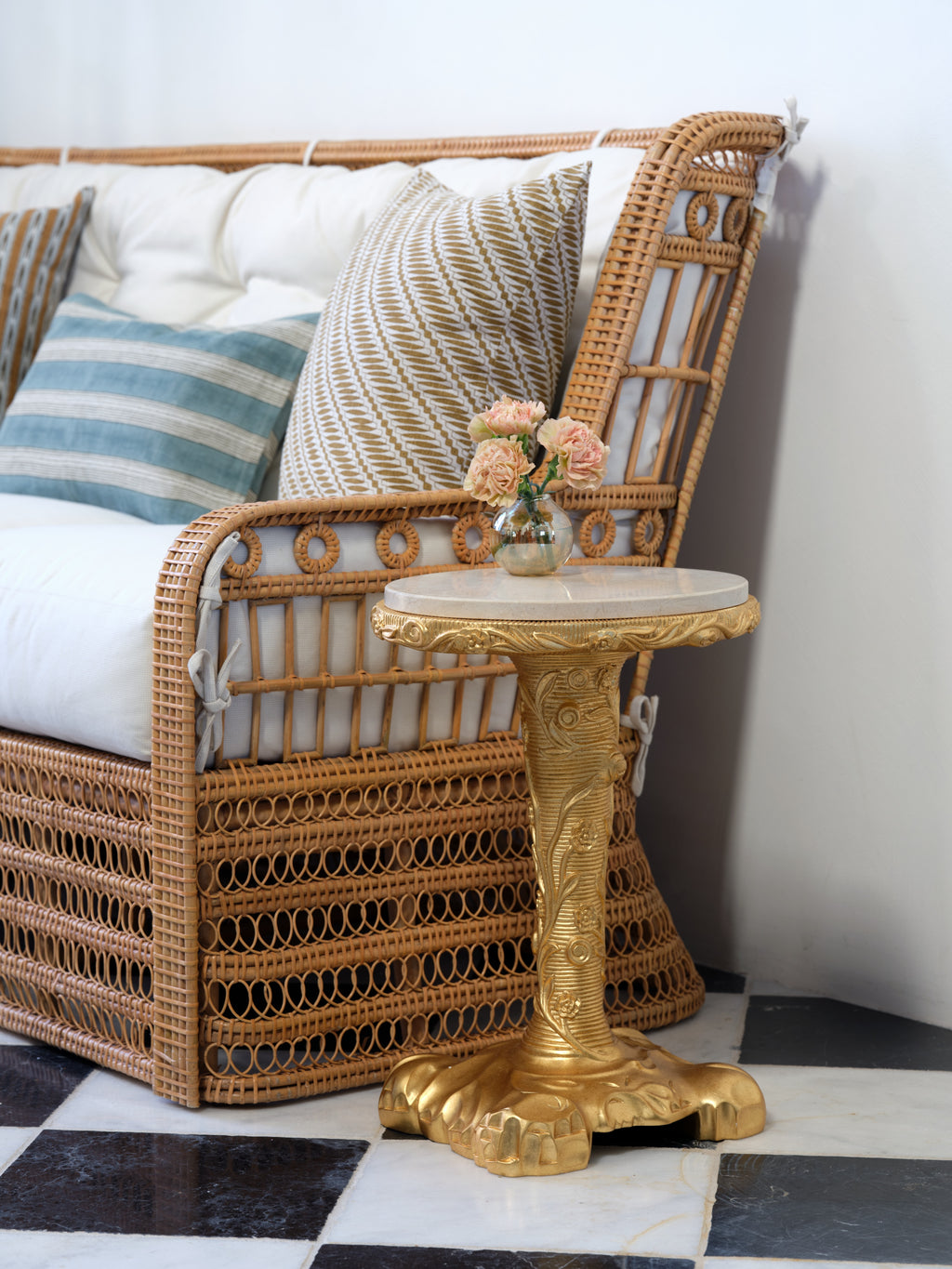 albero drinks table (gold)