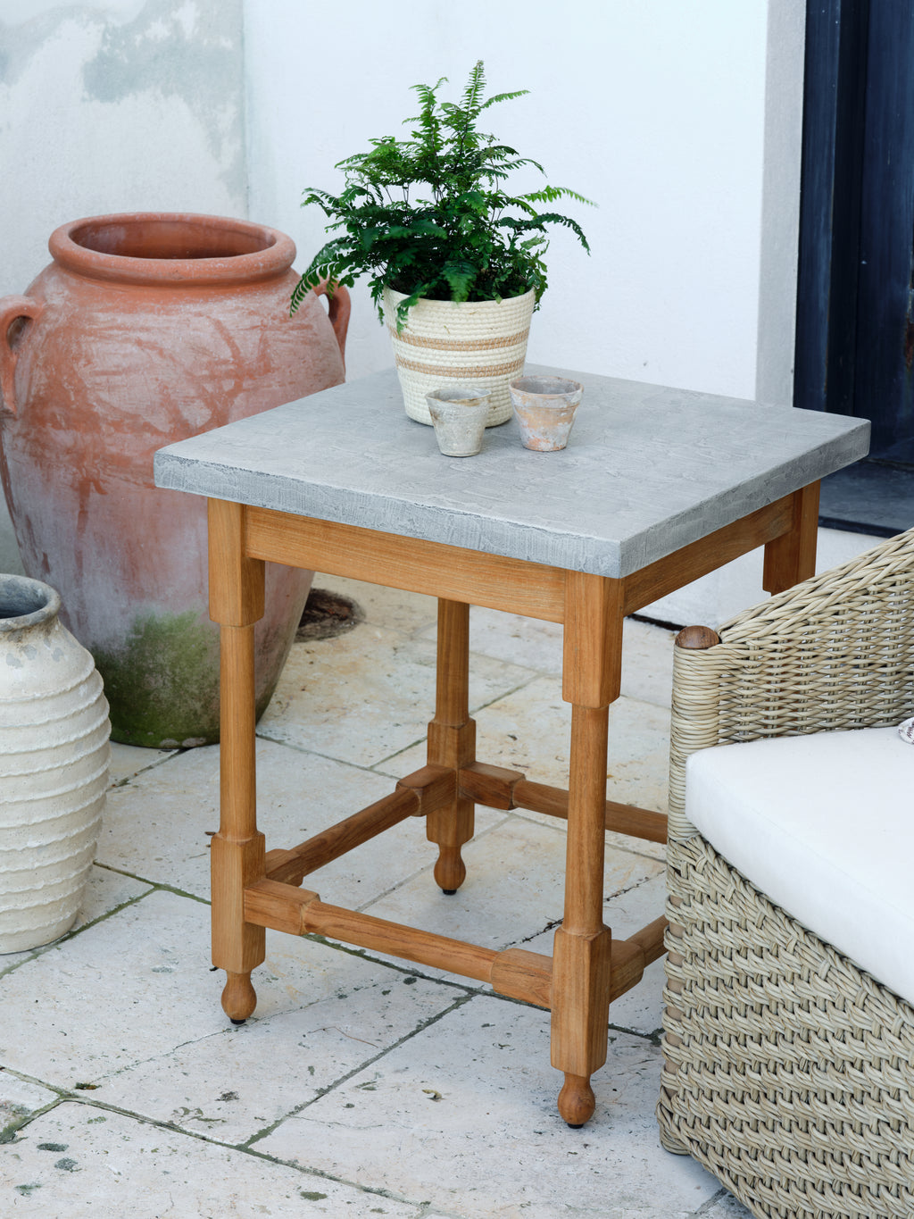 outdoor vita side table
