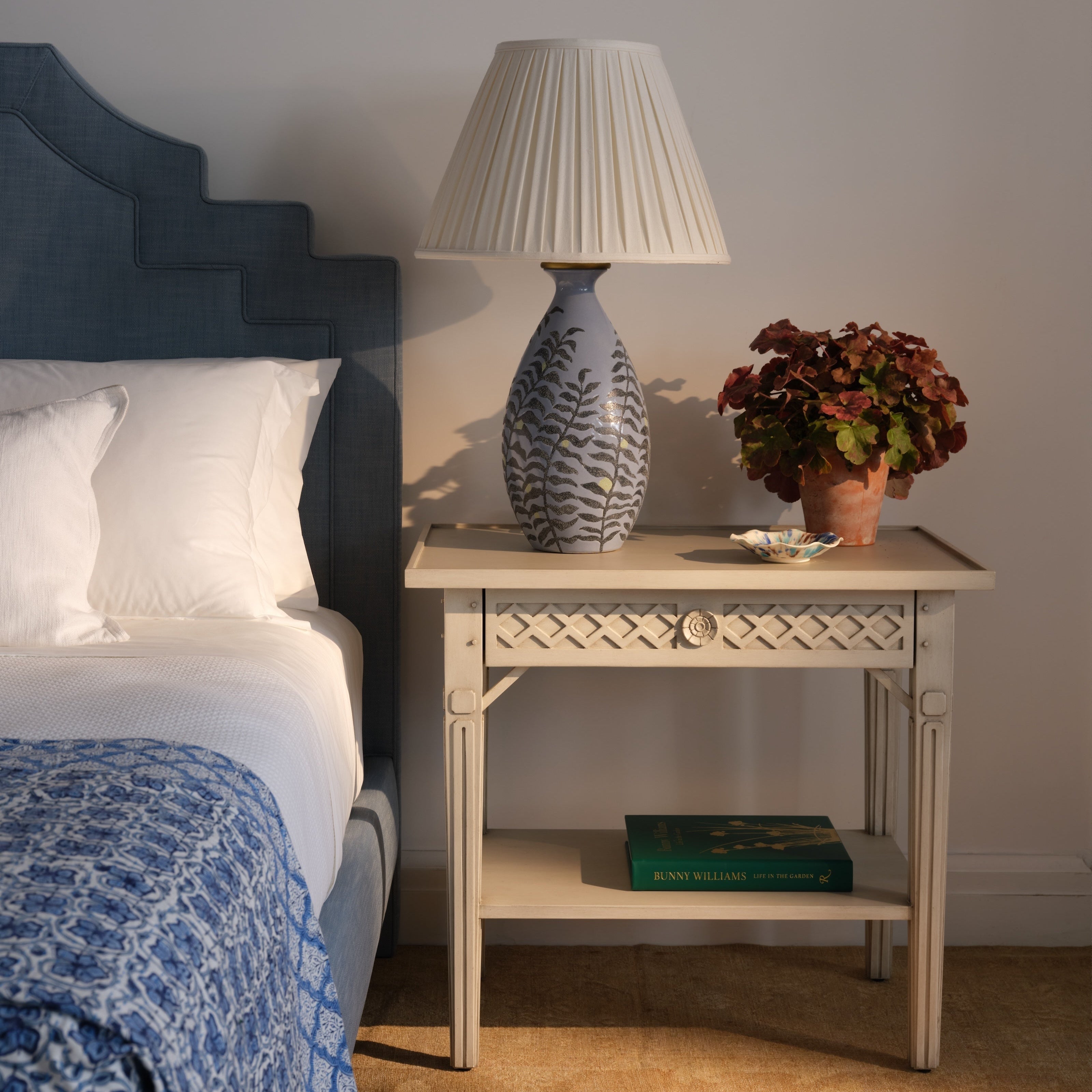 Fern Ceramic Lamp (Blue) – Bunny Williams Home